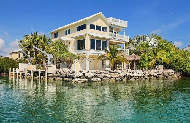 Paradise Views: Oceanfront/Boating