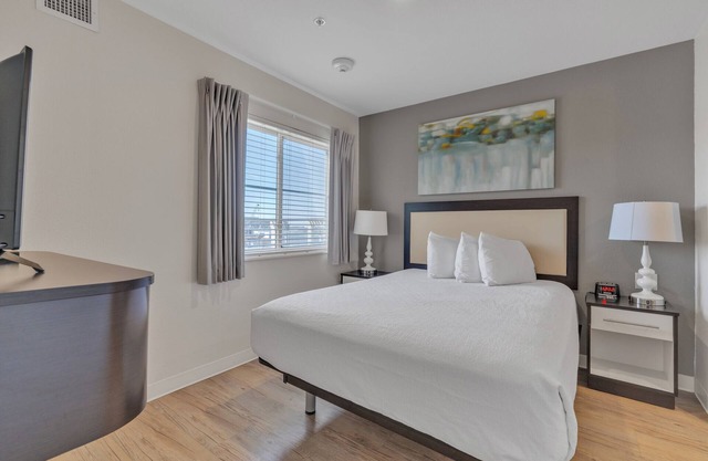 Parking I Properties by Preston I Comfy 2 Bed Apt