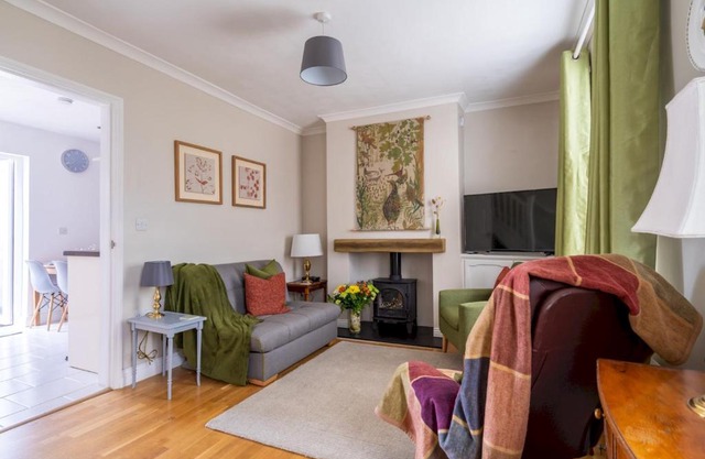 Pass the Keys Bath Road Retreat 2 bedrooms with garden