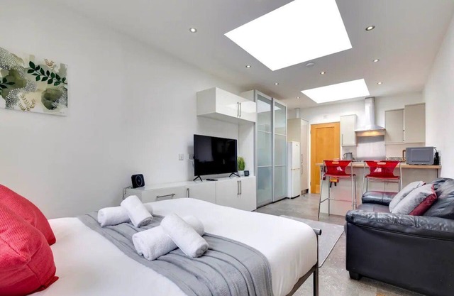 Pass the Keys | Central & Modern Cabin on Mill Road