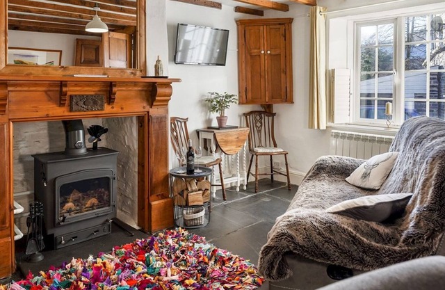 Pass the Keys | Cosy Cottage in Corris One wellbehaved dog welcome