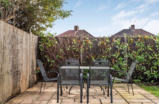 Pass the Keys | Spacious 4-Bedroom Family Home with Garden