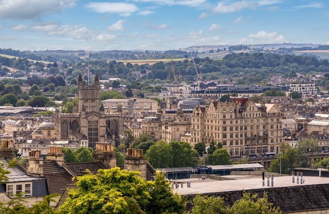 Pass the Keys | Stylish apartment in stunning location plus parking