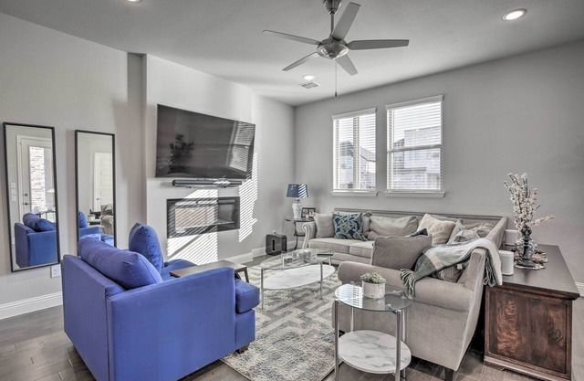 Patio & Game Room: Modern Home in Frisco