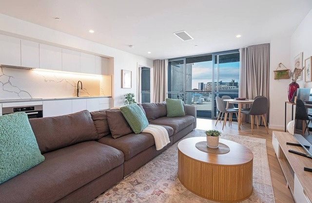 Patrick Calm Easy Living near Dining and Hobart CBD