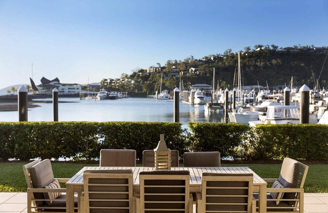 Pavillions 17 Hamilton Island - Waterfront with private pool, golf buggy and transfers