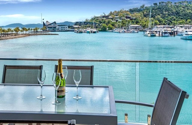 Pavillions 24, Marina Front Apartment on Hamilton Island