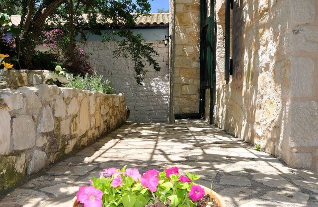Paxos Summer Getaway - Bright & Comfy Room