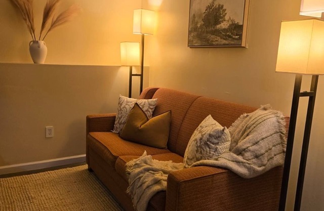 Peaceful 2bedroom getaway in East Haven