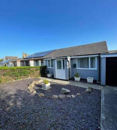 Peaceful centrally located, 2 Bedroom Bungalow.