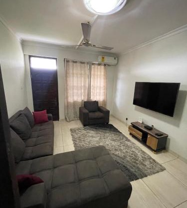 Peaceful Coastal Raven In Accra With Luxury