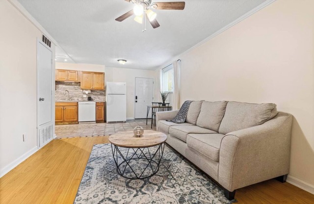 Peaceful duplex in a wooded area ,backs up to a tranquil creek near Mueller