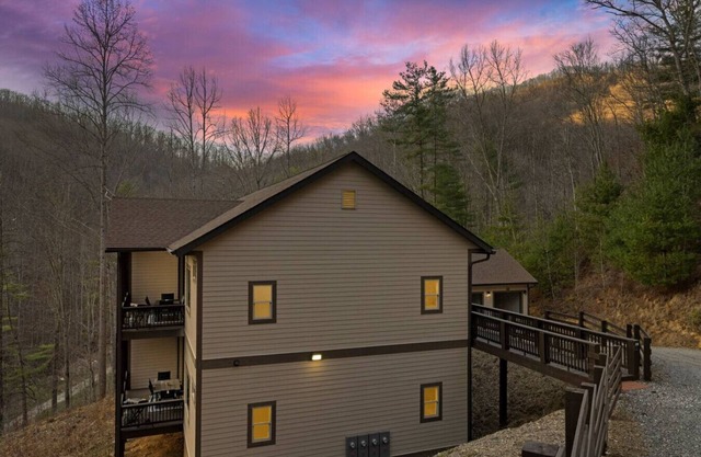 Peaceful Mountain Escape | Decks, Views, & Privacy