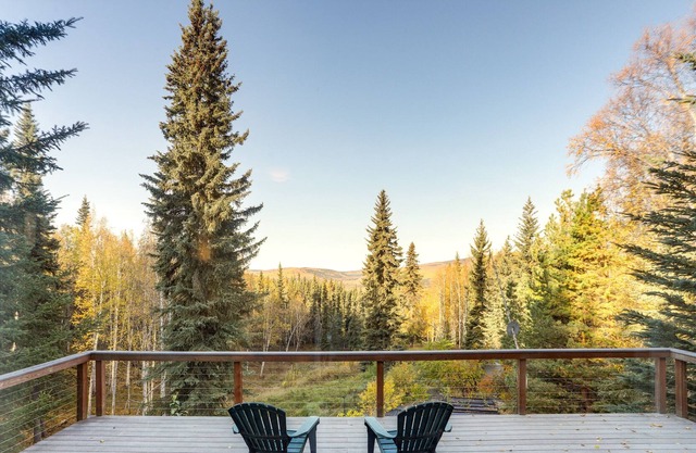 Peaceful & Private Fairbanks Home w/ Amazing View!