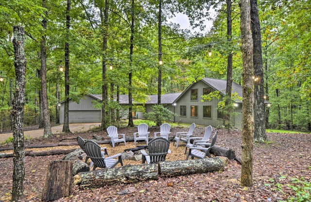 Peaceful & Secluded Home w/Private Fire Pit!