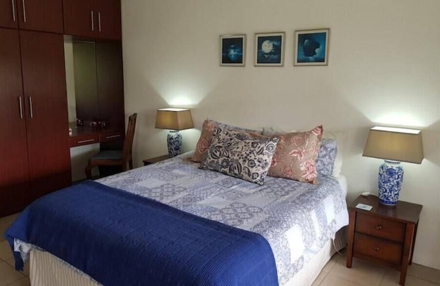 Peaceful, spacious, well appointed and pet friendly. Close to local amenities.