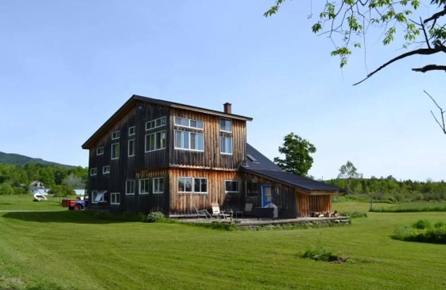 Peaceful Vermont Farmhouse with Stream and Loft