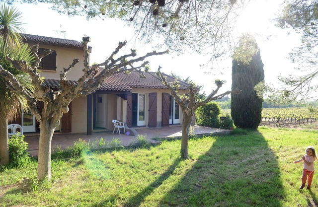 Peaceful villa 15 minutes from the beaches
