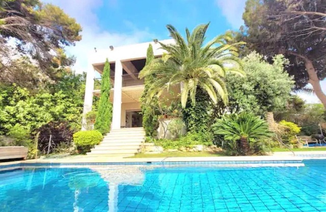 Peaceful Villa Heated Pool in a Magical Setting