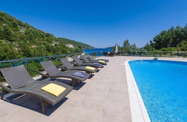 Peaceful Villa With Pool And Mediterranean Garden
