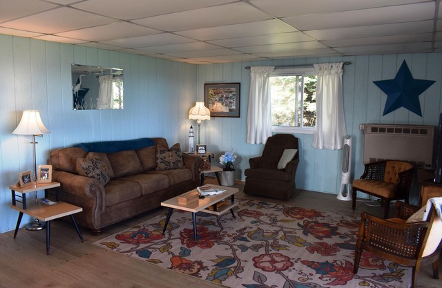PEI oceanfront cottage within 25 minutes of Charlottetown and golfing