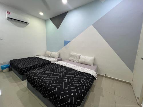 Pelangi party corner house 6bed6bathroom 20 pax