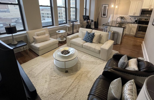 Peloton Bike+ 2bed/2bath BRAND NEW Penthouse Apartment
