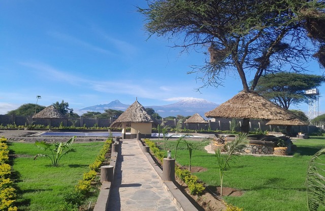 PENETY AMBOSELI RESORT