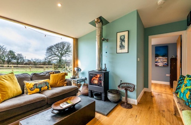 Penrhiw - a country cottage with mountain views