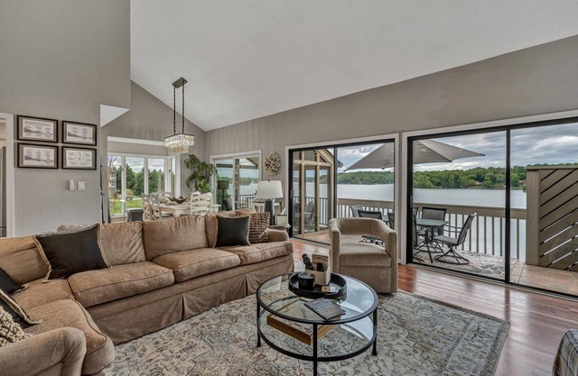 Penthouse View - Smith Mountain Lake
