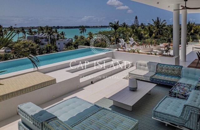 Penthouse with panoramic sea view