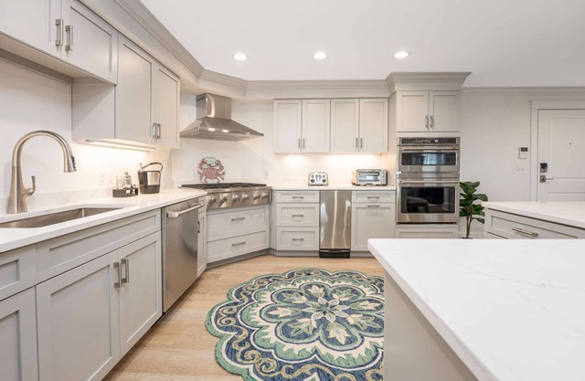 Penthouse with Private Roofdeck on Plymouth Harbor