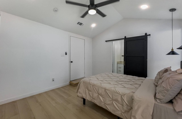 Perfect Arlington Midterm Rental