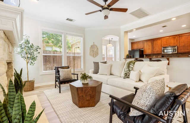Perfect Central Location + Free Prkg and Cozy Beds