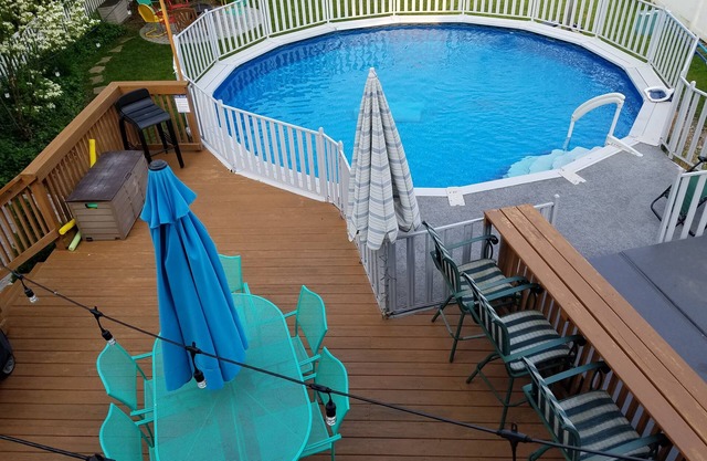 Perfect for Family - HEATED POOL thru early Oct, WALK to Downtown/Beach, HOT TUB