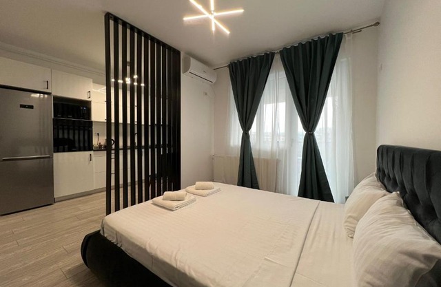 Perfect Host Palas