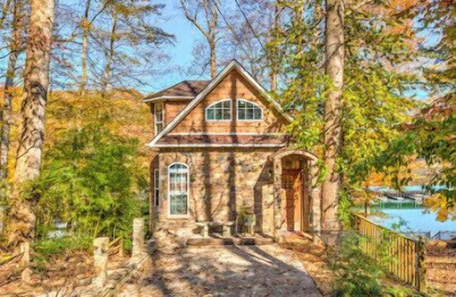Perfect lakefront house in quite cove! Walking distance to Mt Lake Marina.