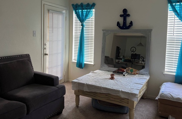 Perfect location in ATX! 10 minutes to everything!