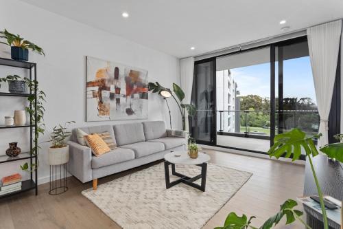 Perfect location with 5 star amenities