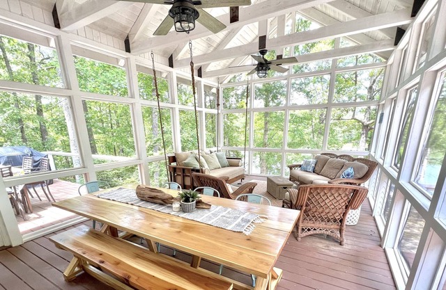 Perfect place for large group getaway! Flat lot, Year round water and boat ramp