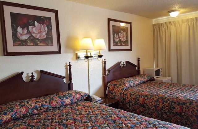 Perfect Retreat Close to Virginia Tech Campus with Parking