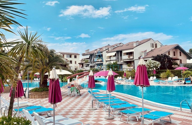 Perla Apartment - 3 pools and a bar - Desenzano
