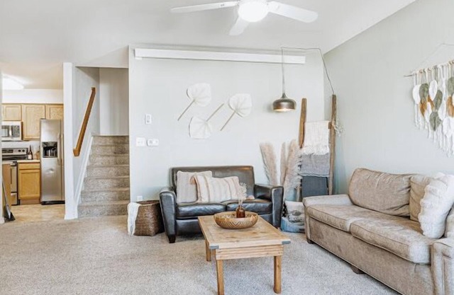 Pet Friendly 3-bedroom townhome close to Boulder, Denver and Rocky Mountain