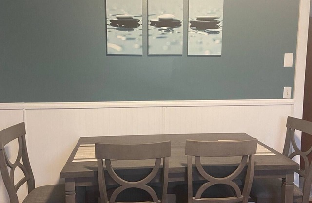 Pet friendly 3-bedroom duplex near downtown in Sault Ste. Marie, Michigan