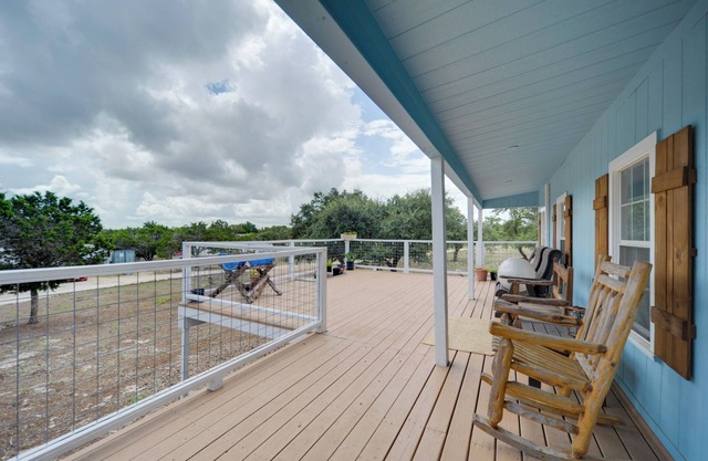 Pet-Friendly Blanco Home w/Private Deck!