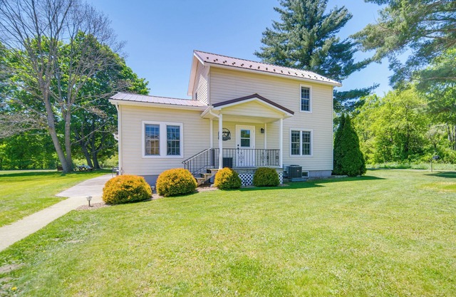 Pet-Friendly Centerville Home w/Fire Pit & Grill