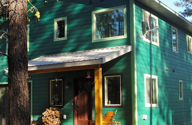 Pet-Friendly Columbia River Woodland Paradise