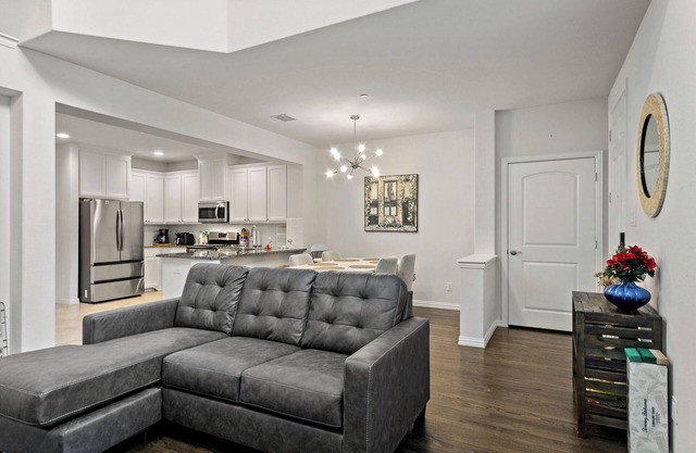 Pet friendly home in a safe neighborhood in McKinney. With EV charger.