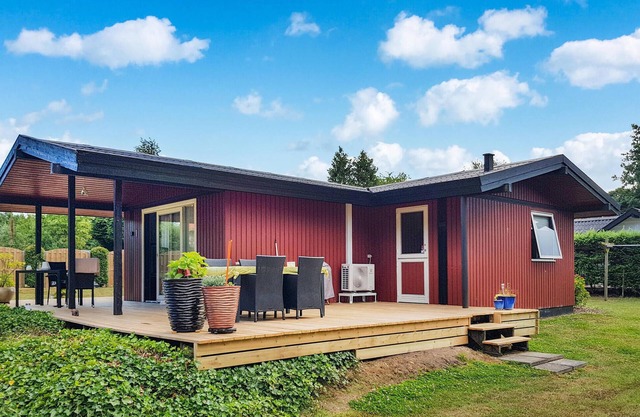 Pet friendly home in Hejls with kitchen