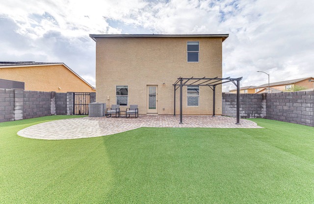 Pet-Friendly Home w/Fenced Yard in Florence!